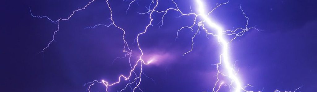 lightning-2568381_1280